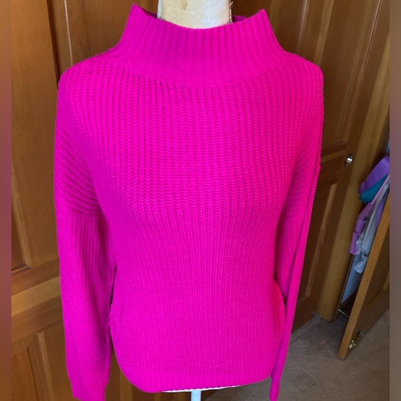 Ribbed Knit Mock Neck Sweater. - Picture 9 of 16